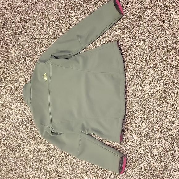 The North Face- size medium jacket - Picture 3 of 7